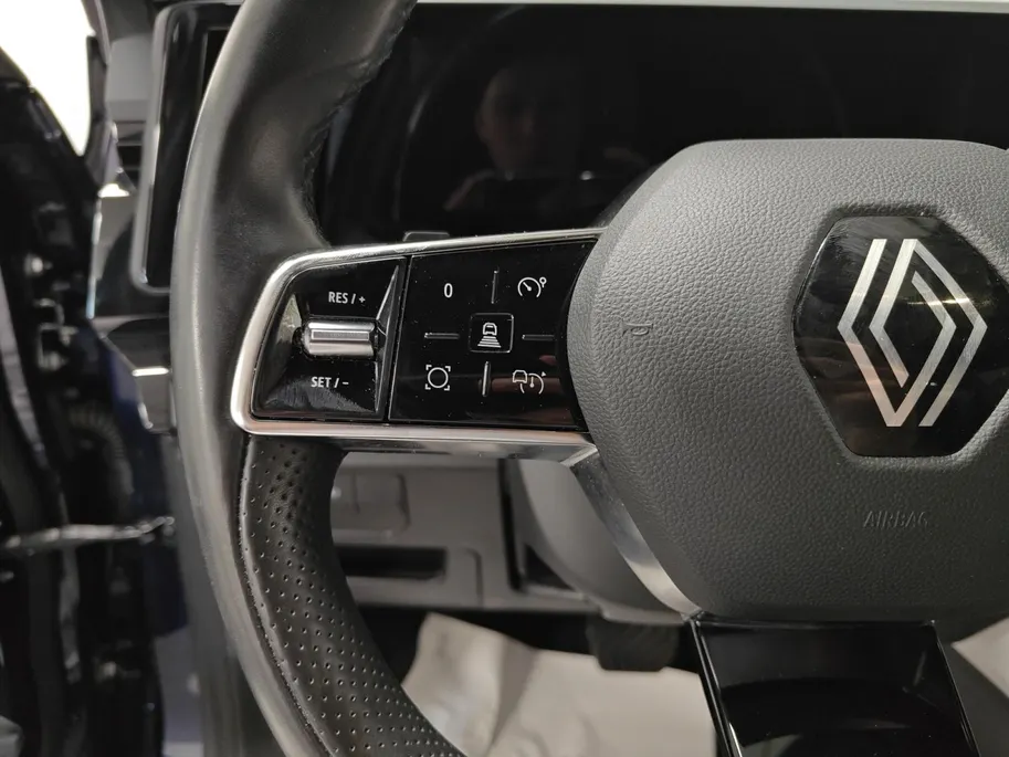 Renault Espace E-Tech full hybrid 200 iconic 7p. AUTOMAAT NAVI AIRCO 360CAMERA LEER EL. STOELEN STOEL+STUUR VERWARMING 4CONTROL ADVANCE DRIVESYSTEM ETC. DIKSTE UITVOERING DEALER ONDERHOUDEN