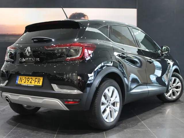 Renault Captur 1.3 TCe 140 PK Intens | Automaat | 4 seizoensbanden | parkeersensoren achter | LM Velgen | Multisense | ECC |