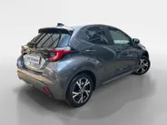 Toyota Yaris 1.5 Hybrid Dynamic | Nieuw | Apple Carplay/Android Auto | hill hold functie | airco (automatisch) | achteruitrijcamera | buitenspiegels verwarmbaar |