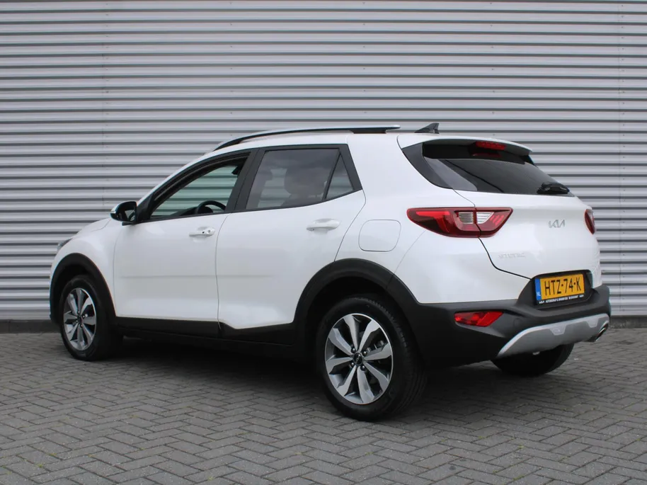 Kia Stonic 1.0 T-GDi MHEV DynamicPlusLine | Stuur-/stoelverwarming | Camera | Cruise adapt. | Clima | LED | Navi | 16' LM | Keyless |