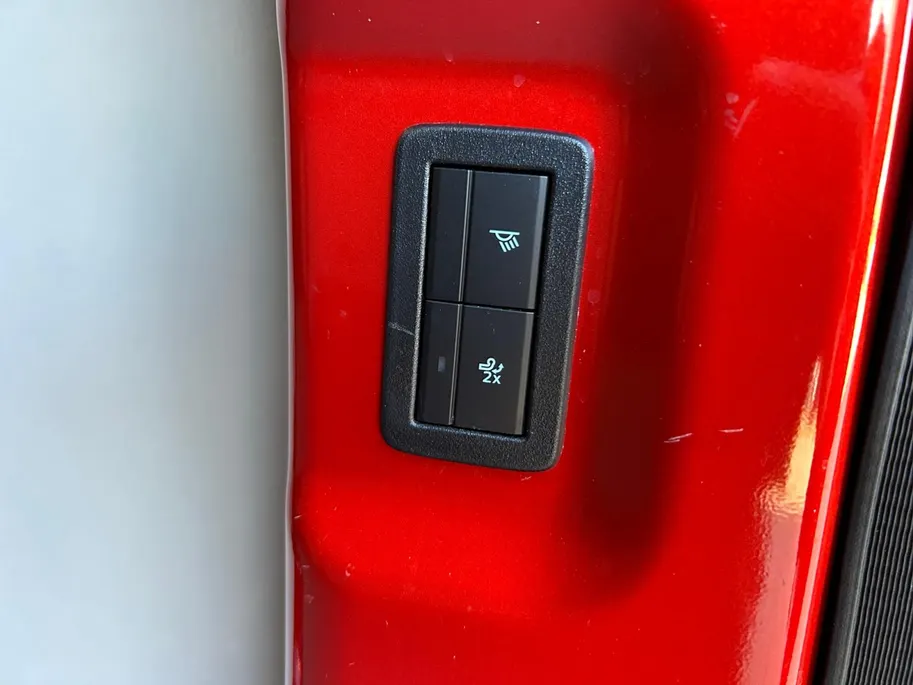 Ford Transit Custom 320 2.5 PHEV L2H1 Limited | BPM vrij! | Elek. Trekhaak | 2300KG Trekgewicht | Parkeercamera | Adaptieve Cruise Control | Dodehoek Detectie | Winter Pack |