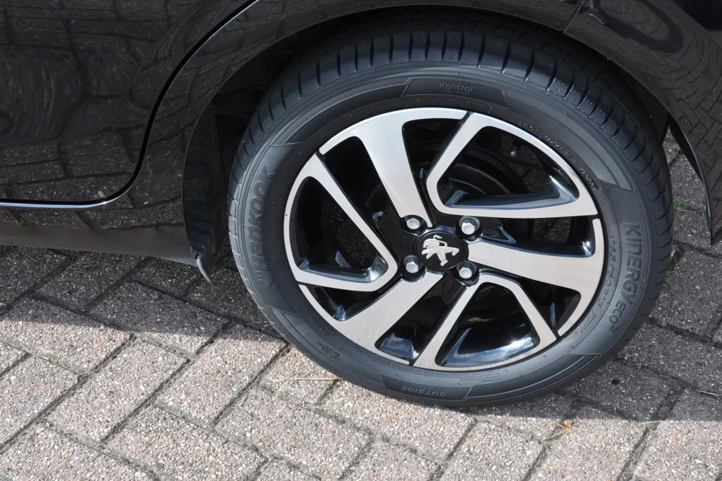 Peugeot 108 1.0 e-VTi Allure Camera Navi