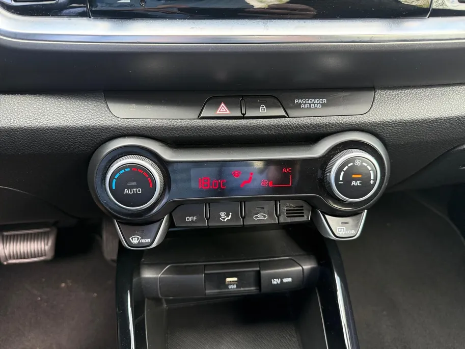 Kia Stonic 1.0 T-GDi MHEV DynamicLine Navigatie | Achteruitrijcamera | Lichtmetaal | Resterende fabrieksgarantie |
