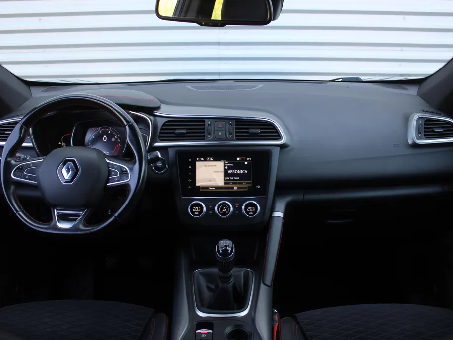 Renault Kadjar 1.3 TCe Black Edition | Trekhaak | Camera | Stoel-/voorruitverwarming | 19' LM | Navi | Clima | Bose Audio | Keyless | Dodehoek detectie | LED | BTW Auto |