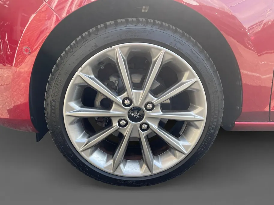 Ford Fiesta 1.0 EcoBoost Vignale 125PK | Adaptieve Cruise Control | B&O | Half leder | Camera | Keyless Entry | Privacy Glass | Winter Pack | Parkeersensoren | Navigatie | All weather banden