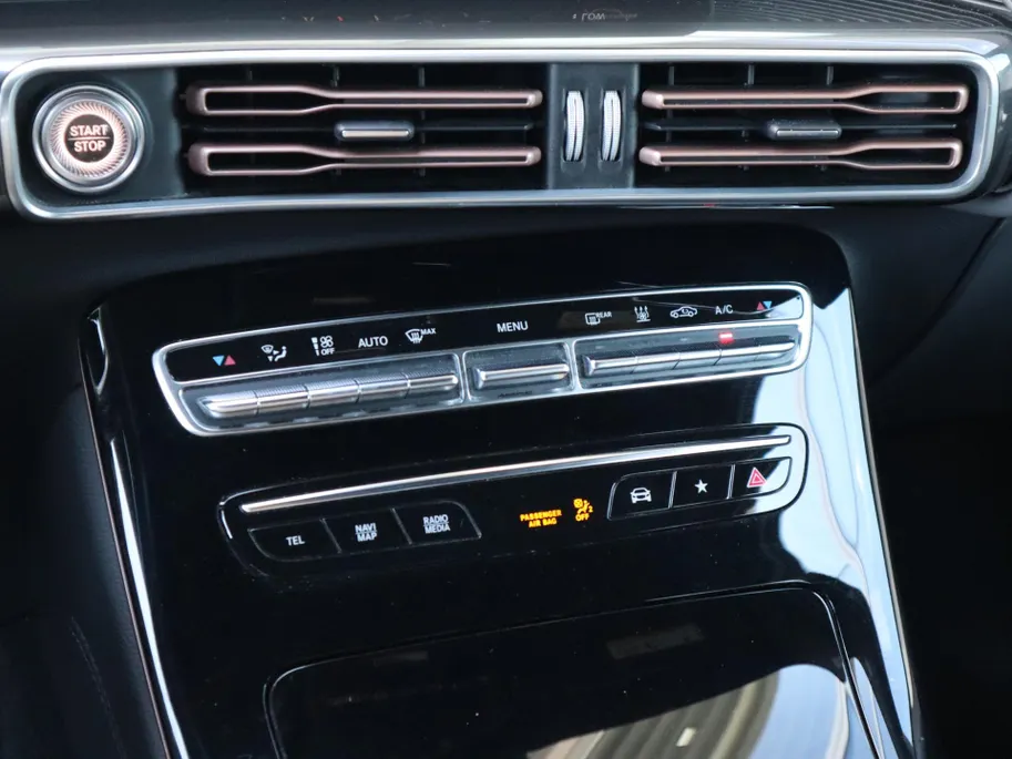 Mercedes-Benz EQC 400 4MATIC Business Solution AMG 80 kWh l Trekhaak l Keyless l Stoelverwarming