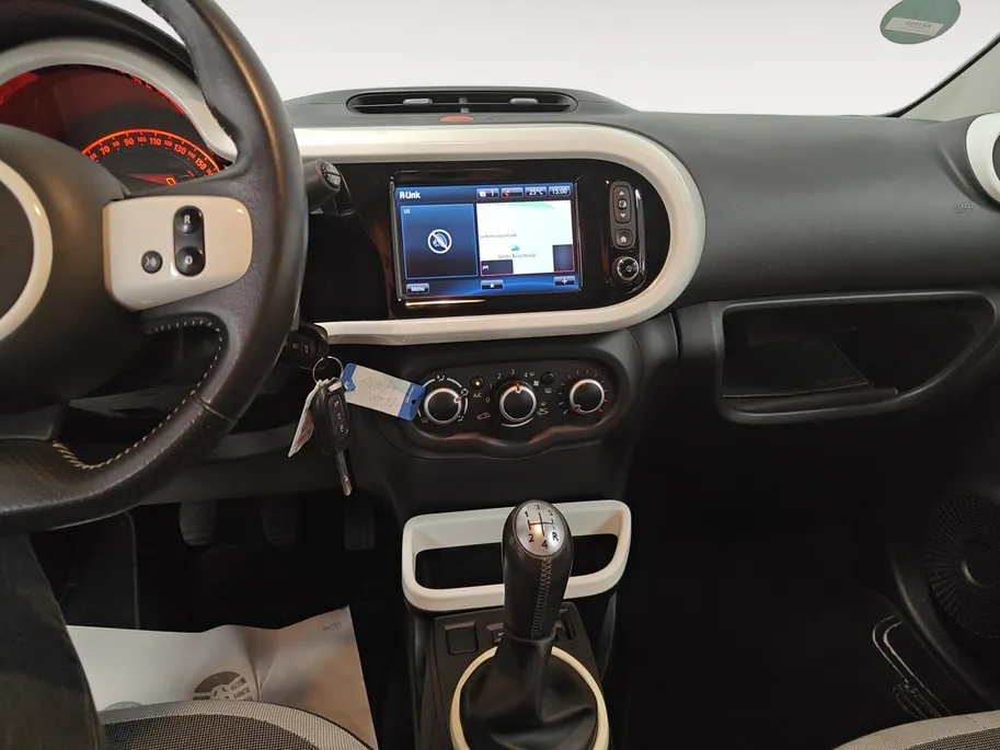 Renault Twingo 1.0 SCe Collection NAVI AIRCO CAMERA CRUISE CONTROLE PARKEERSENSOREN ANDROID AUTO CENTRAAL VERGRENDELING 12 MAANDEN GARANTIE ZEER MOOIE AUTO