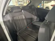 Volkswagen T-Roc 110PK TSI Style | Trekhaak 1300KG Trekgewicht | Navigatie | Cruise Control Adaptief | Climate Control | Camera | Parkeersensoren | Lichtmetalen Velgen | Armsteun |