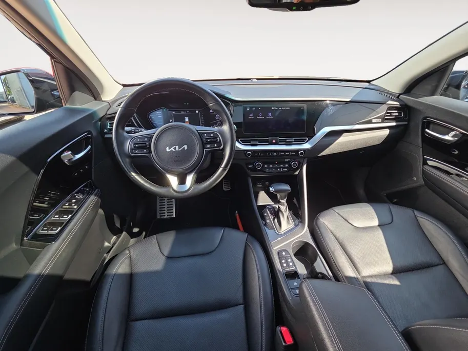Kia Niro 1.6i Hybrid ExecutiveLine | Automaat | 1e Eigenaar | Dealer onderhouden | JBL | Schuif-/kanteldak | Cruise Control Adaptief | Leder | Stoelverwarming en verkoling | LM Velgen | Carplay | Camera | FabriekGarantie tot 2032