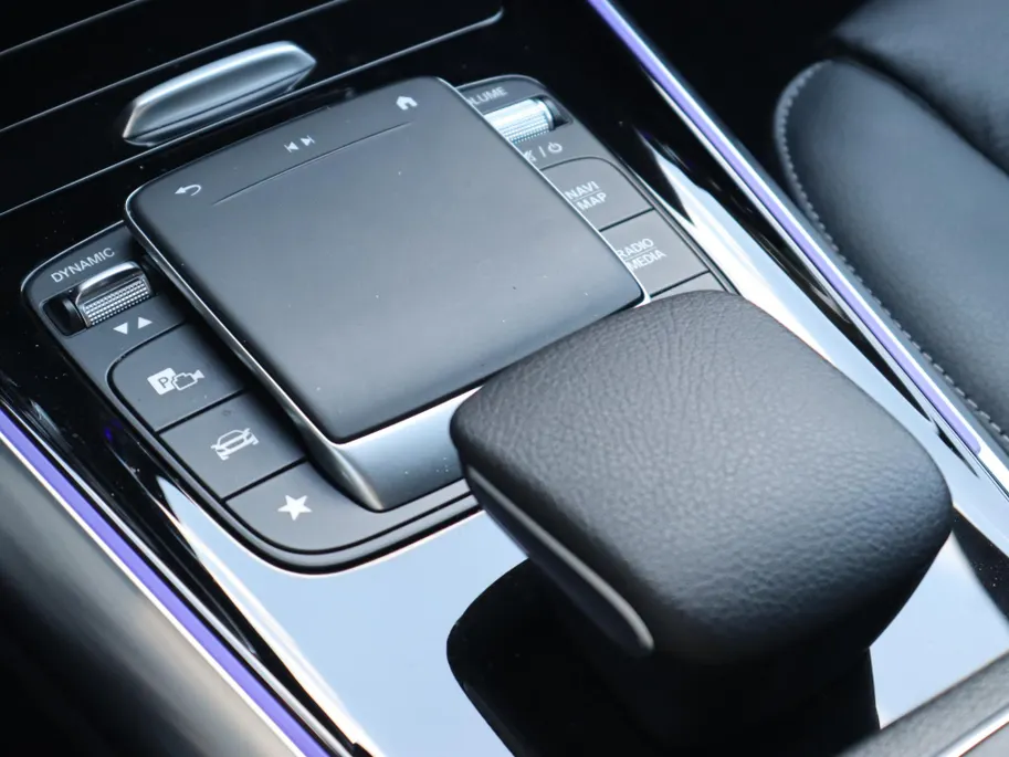 Mercedes-Benz GLA 250 e AMG Line l Stoelverwarming l Leder l Achteruitrij camera