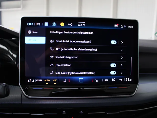 Volkswagen Golf 1.5 eTSI DSG Energy Edition Panoramadak | Navigatie | Harman Kardon Audio |  Fabrieksgarantie