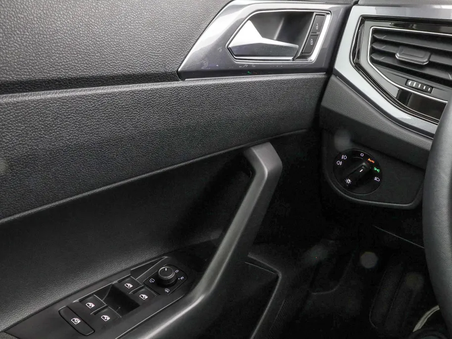 Volkswagen Polo 1.0 TSI 95pk DSG Style · Apple/Android Car Play · Matrix LED · Stoelverwarming · ACC · Sfeerverlichting · Elek. Inklapbare Spiegels ·