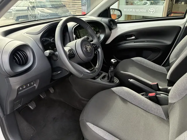 Toyota Aygo X 1.0 VVT-i first Edition | Stoelverwarming | Apple Car-Play