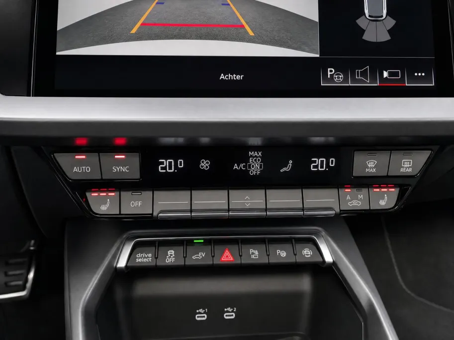 Audi A3 Sportback 45 TFSIe 272pk S-Tronic S Edition Competition · SOH 100% · Panoramadak · Camera · Lederen Bekleding · Elek. Stoel Bestuurder · Elek. Achterklep · Dodehoeksensor · Garantie t/m 24-06-2030 of 100.000km