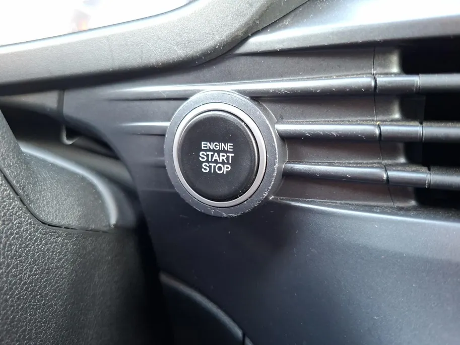 Hyundai i20 1.0 T-GDI Premium | Adaptive Cruisecontrol | Climate Control | Dodehoekdetectie | Stoel&Stuurwielverwarming | Camera | Parkeersensoren | Apple Carplay&Android Auto | BOSE Audio | 16' Lichtmetaal |