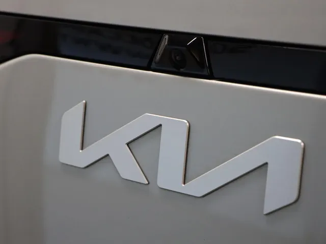 Kia EV5 GT-Line Business Edition 81.4 kWh Afneembare trekhaak & 4 Seizoensbanden