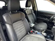 Mitsubishi Outlander 2.4 PHEV Intense Apple Carplay/Android Auto , electronic climate controle , leder , stoelverwarming , lm velgen , cruise , trekhaak .
