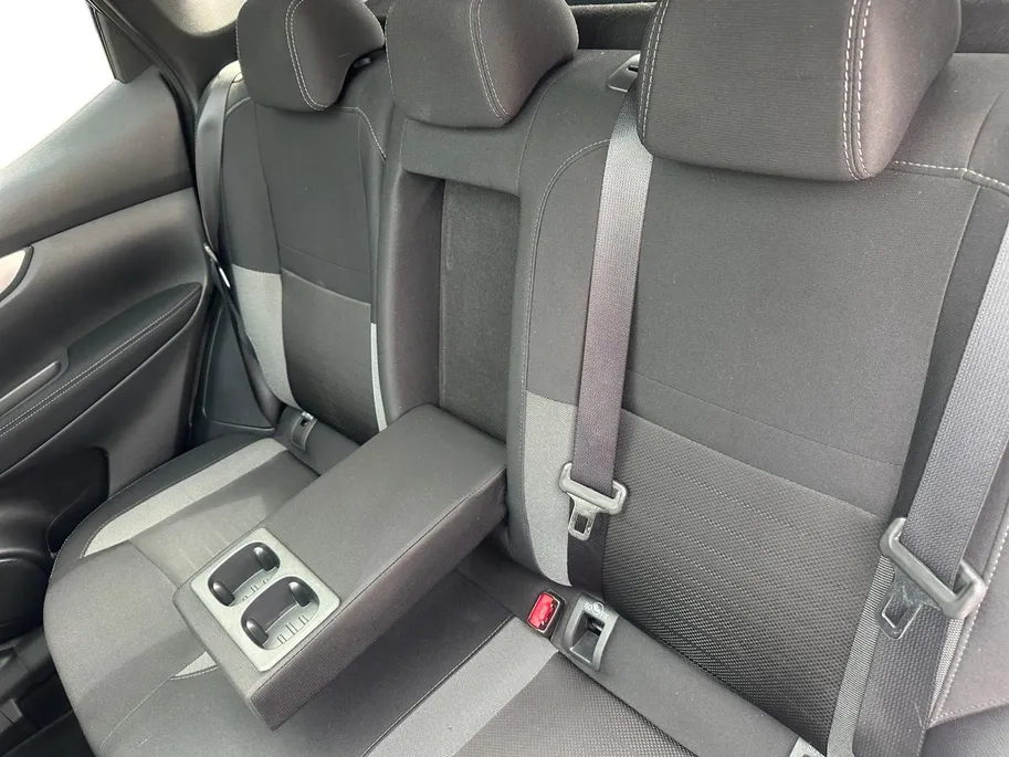 Nissan QASHQAI 1.2 N-Connecta | Navi | Climate | Cruise | Panodak | Trekhaak |