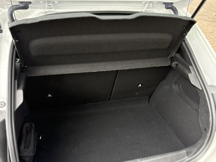 Peugeot 208 1.2 PureTech Active | Navigatie | Airco | Cruise | Rijstrooksensor met correctie | DAB | Apple Carplay/Android Auto