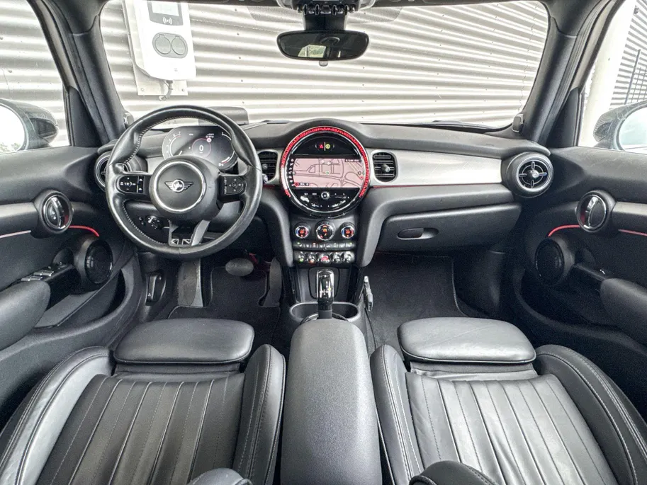 MINI Cooper 5-deurs 1.5 Cooper MINI Yours
