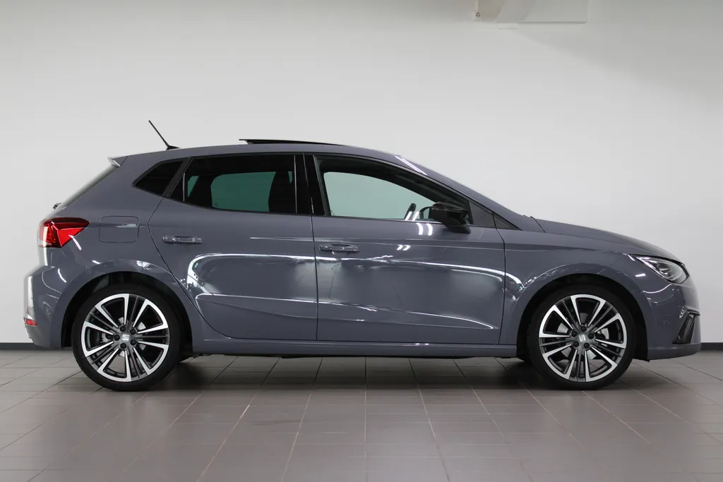 SEAT Ibiza 1.0 EcoTSI FR Anniversary / 6 versn. 115 PK / Pano. / Full led / Apple Carplay / Android auto /
