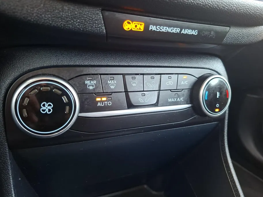 Ford Fiesta 1.0 EcoBoost Titanium | NL-Auto | 1e Eigenaar | Adaptieve Cruise Control | Camera | Dode hoek identificatie | Parkeersensoren voor en achter | Apple Carplay / Android Auto | Climate Control | Lichtmetalen velgen