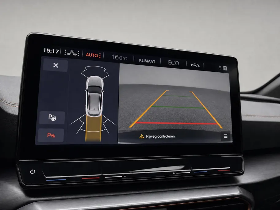 CUPRA Formentor 1.4 245pk DSG e-Hybrid VZ Performance · Panoramadak · Camera · Trekhaak · Apple/Android Car Play · Navigatie · Stoelverwarming · 19'' Inch ·