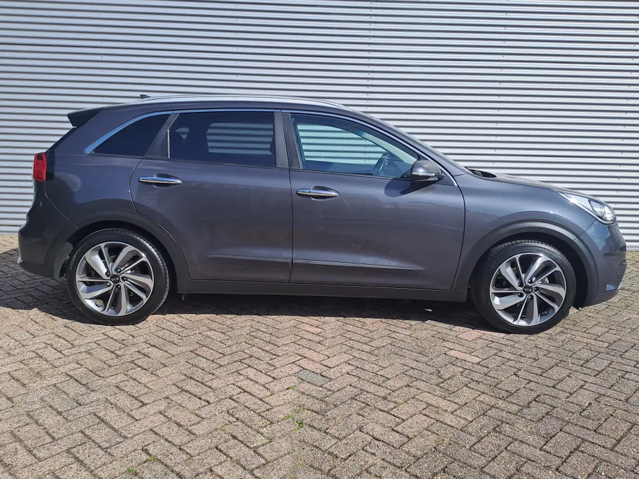 Kia Niro 1.6 GDi Hybrid ExecutiveLine Leer | Automaat | Trekhaak | Navi | Camera | Voorstoelen verwarmd |  stuur verwarmd | Cruise control adaptief