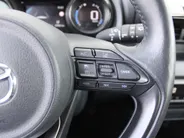 Mazda 2 Hybrid 1.5 Agile | Comfort pakket | CarPlay | Camera | Stuur-/stoelverwarming | Cruise adapt. | 15' LM |
