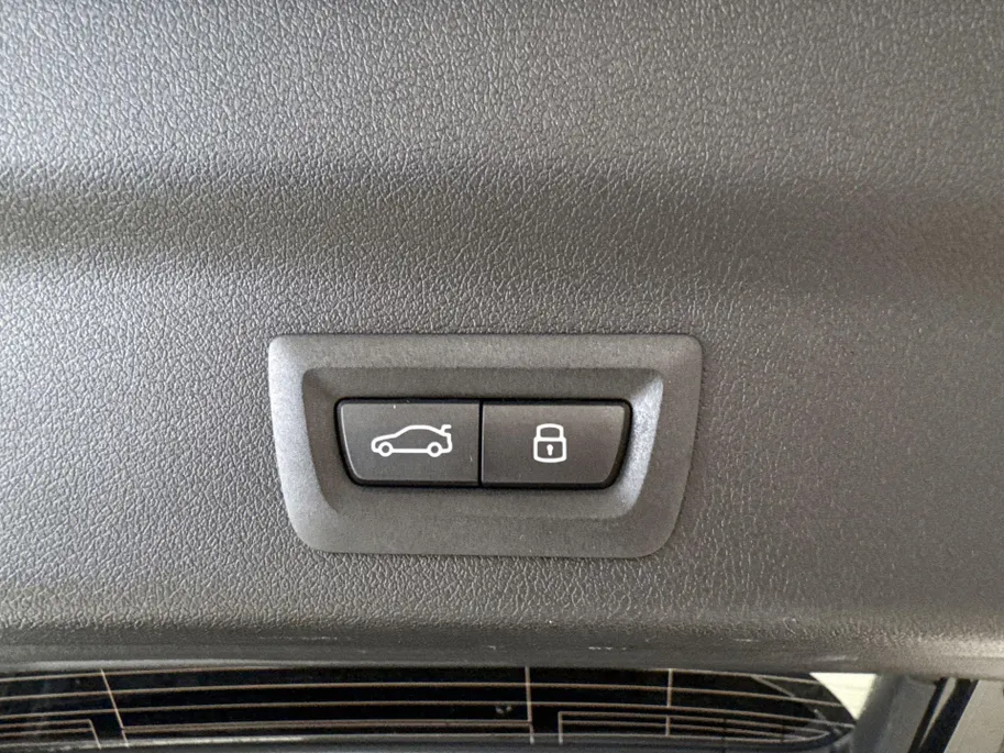 BMW iX1 xDrive30 67 kWh