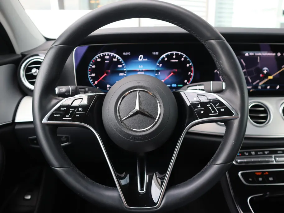Mercedes-Benz E-Klasse Estate 200 Business Solution l Trekhaak l Carplay l Sfeerverlichting