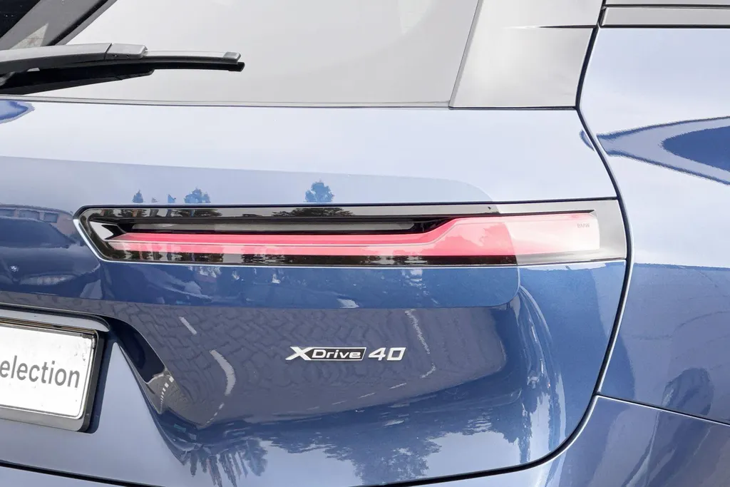 BMW iX xDrive40