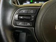 Kia Niro 1.6 GDi Hybrid DynamicLine | Apple Carplay / Android Auto | Navigatiesysteem | Licht + Regensensor | Parkeersensoren + Camera Achter | Climate Control | Cruise Control Adaptief | Rijstrooksensor + Correctie