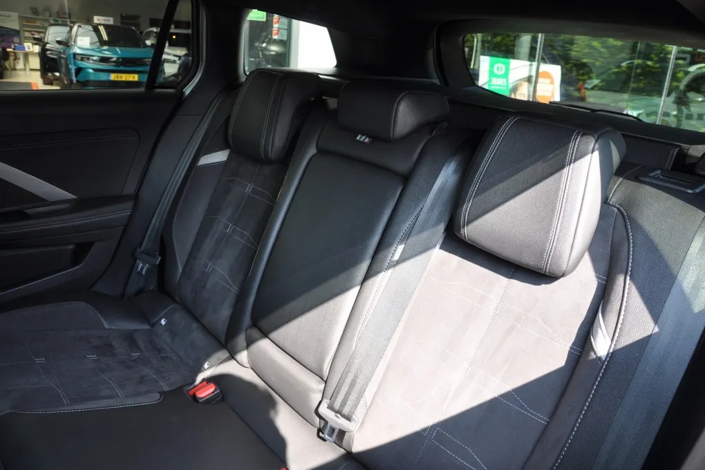 Opel Astra Sports Tourer 1.2 Turbo GS 19 inch Comfort Pakket Pano dak