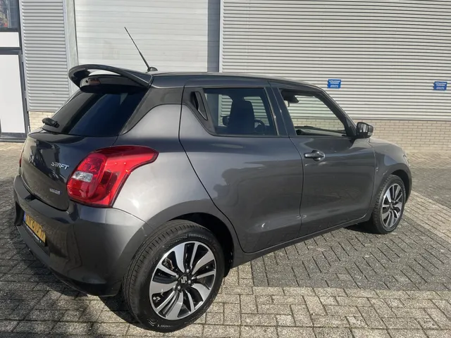 Suzuki Swift 1.0 Stijl Smart Hybrid 1e eigenaar| Dealer onderhouden| Meest Luxe uitvoering| Fabrieksgarantie tot 2028
