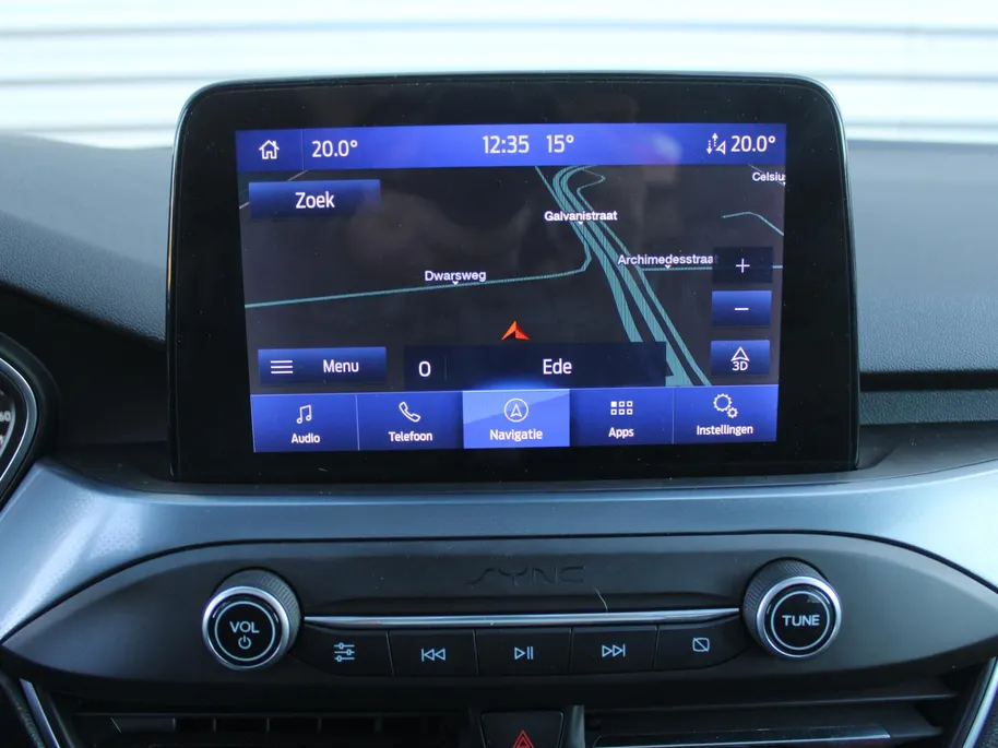 Ford Focus 1.0 EcoBoost Active Business | Trekhaak | Panoramadak | Stuur-/stoel-/voorruitverwarming | Camera | Navi | 18' LM | LED | Cruise adapt. | B&O audio | Zeer nette auto!! |