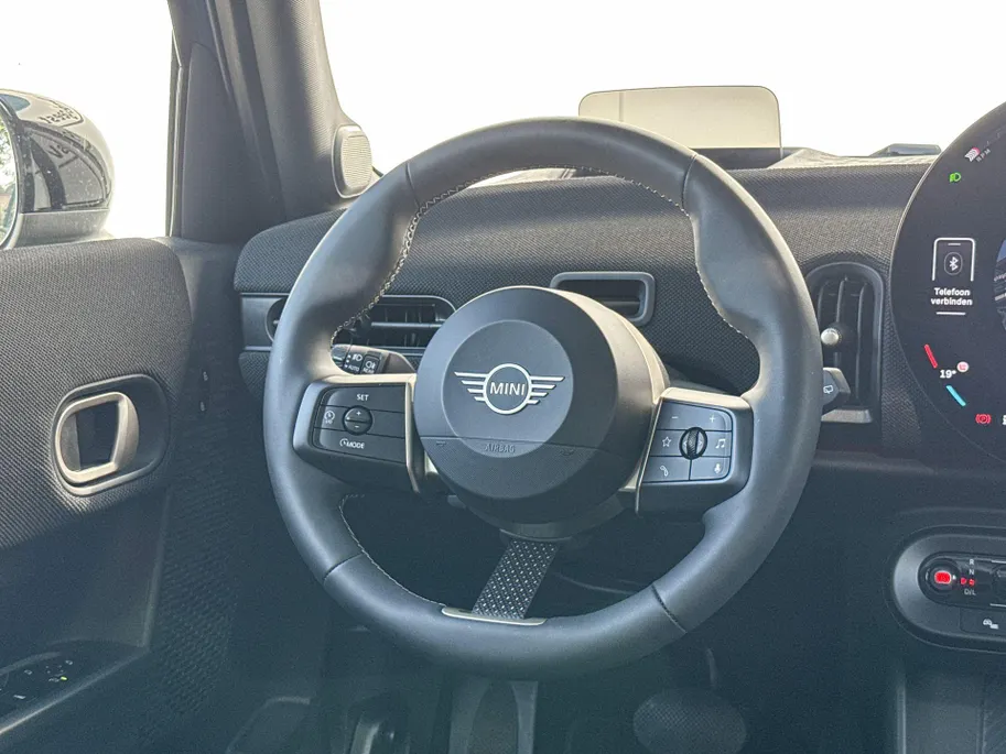 MINI Cooper 5-deurs 1.5 Cooper C Favoured M