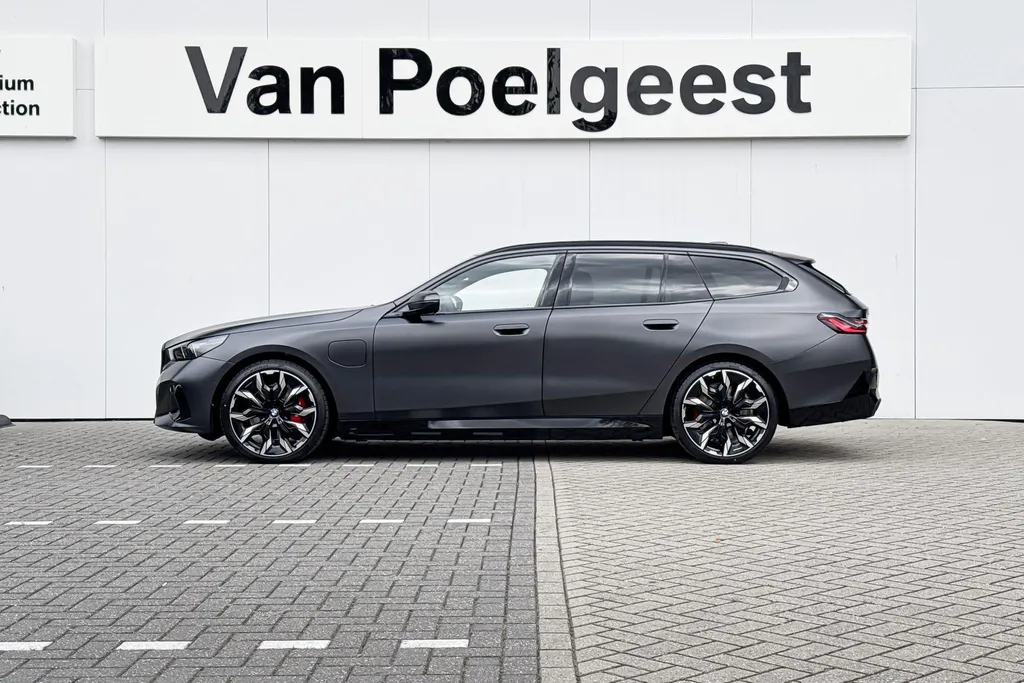BMW 5 Serie Touring 550e xDrive