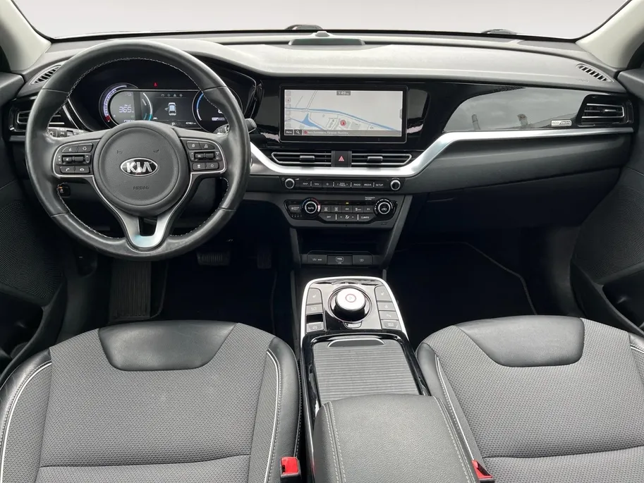 Kia e-Niro DynamicPlusLine 64 kWh | Elektrisch schuifdak | Keyless entry | Stoelverwarming