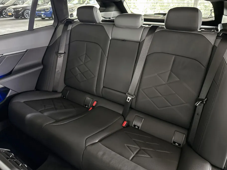 BMW i5 Touring xDrive40 84 kWh