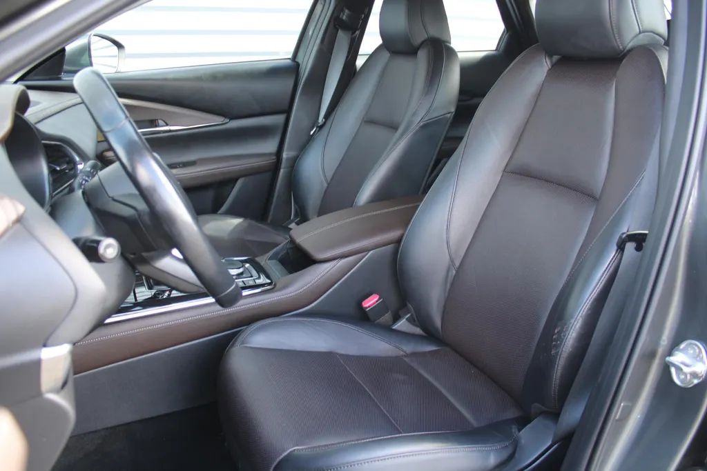 Mazda CX-30 2.0 SkyActiv-G Comfort | Automaat | Cruise | PDC | 16' LM | Navi | Leer | Trekhaak |