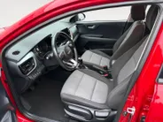 Kia Stonic 1.0 T-GDi MHEV DynamicLine | Camera | Parkeersensoren achter | Apple/Android Carplay | Climate & cruise control | LM velgen | NAP