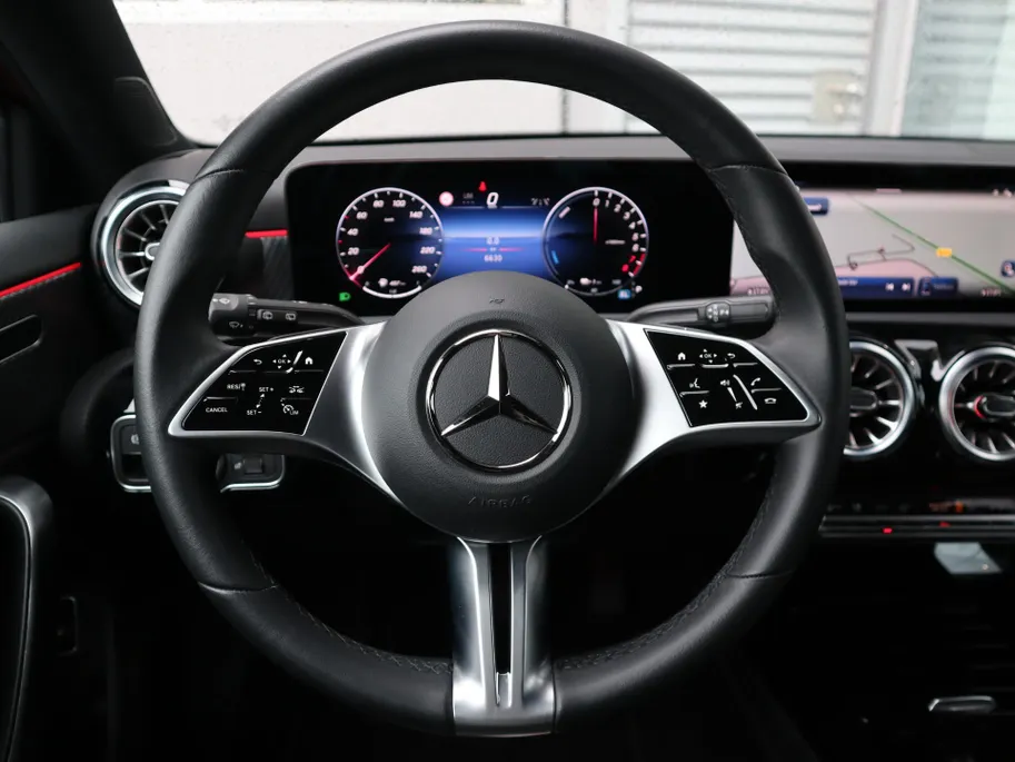 Mercedes-Benz A-Klasse 250 e Star Edition Luxury Line l Trekhaak l Keyless l Stoelverwarming