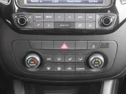 Kia Venga 1.4 CVVT First Edition | 16' LM | Trekhaak | Navi | Airco | Cruise | Camera | PDC | All seasons |