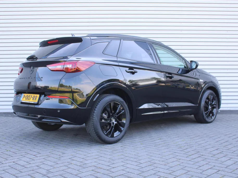 Opel Grandland 1.2 Turbo GS Line | Stuur-/ stoel-/ voorruitverwarming | Matrix LED | Elek. achterklep | 18' LM | Dodehoek detectie | Clima | Navi | Camera voor + achter |