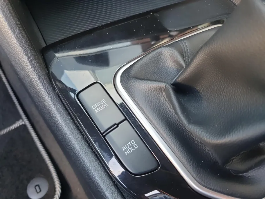 Kia Sportage 1.6T MHEV DynamicLine Edition | Stoel en stuurverwarming | Navigatie | Camera | Apple Carplay / Android Auto | Climate control |