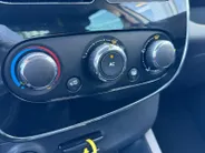 Renault Clio 0.9 TCe Expression | Navigatie | Camera | Airco | Cruise Control | 12 MAANDEN GARANTIE |