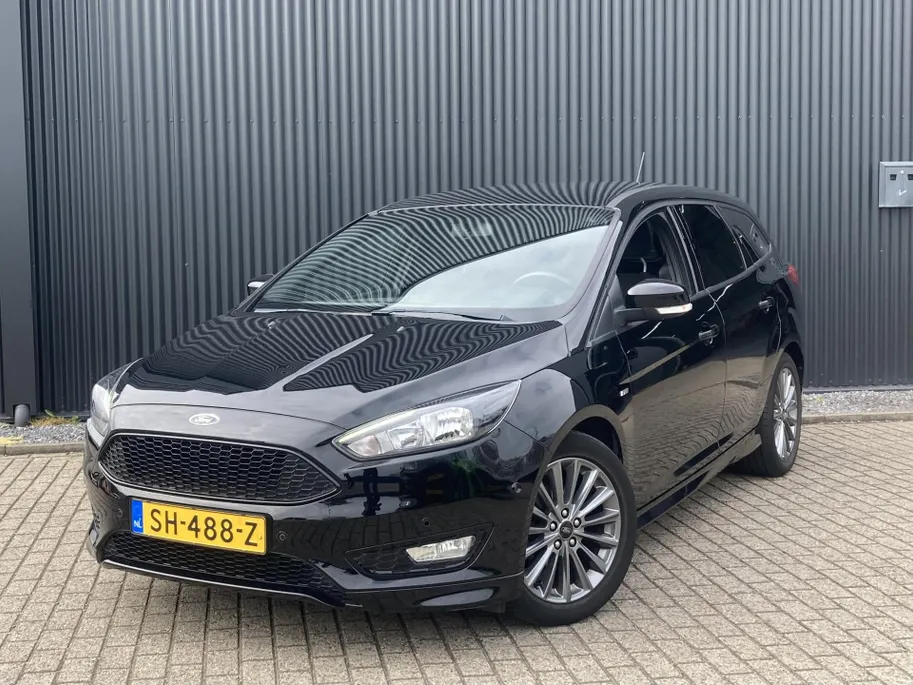 Ford Focus 1.0 Ecoboost 125 pk ST-Line Wagon Navigatie - Apple Carplay/ Android Auto - Active Park Assist - Privacy Glass