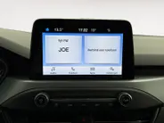 Ford Focus 1.0 EcoBoost Hybrid ST Line Style | Dealer onderhouden | NL auto | Winter pack | Cruise control | Parkeersensoren voor en achter | Achteruitrijcamera | Draadloos opladen mobiel | Apple carplay & Android auto | Keyless entry | Privacy glas | Bovag garantie