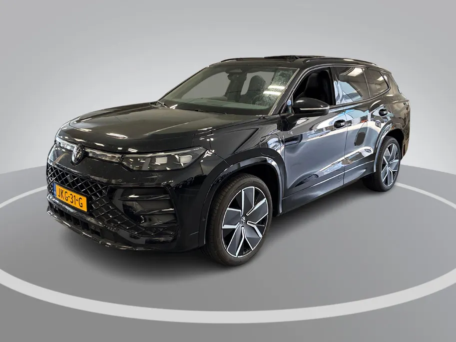 Volkswagen Tayron 1.5 272pk DSG eHybrid R-Line Edition · Panoramadak · 360 Camera · Wegklapbare Trekhaak · Dodehoek Detectie · 20'' Inch · Garantie t/m 03-11-2029 of 100.000km